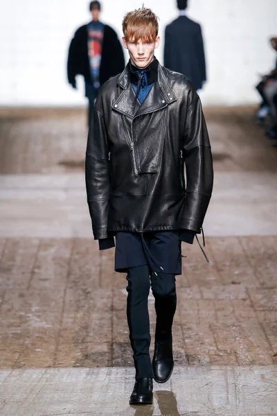 Look 24